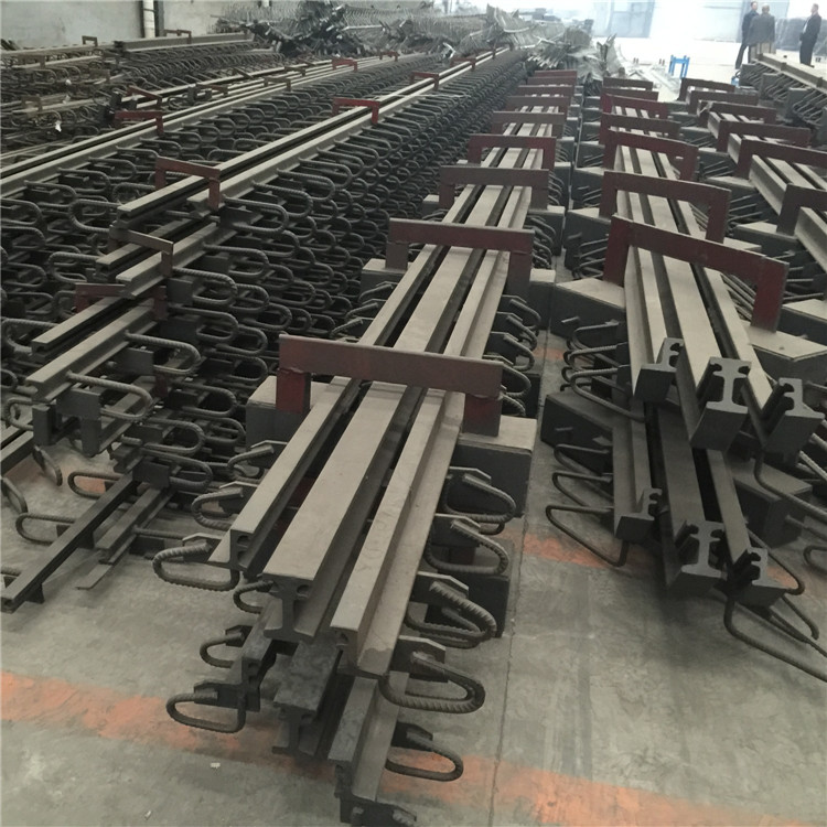 Road Repairing Steel Modular Expansion Joint For Large Movement